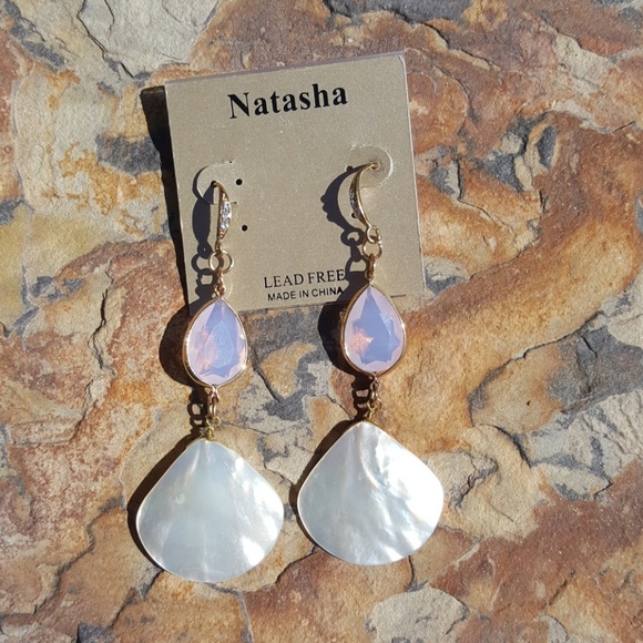 Natasha Couture Jewelry - Natasha pink/pearl dangle earring